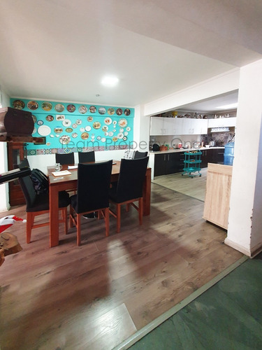 Imagen 14 de 25 de Gran Casa Moderna, Barrio Consolidado