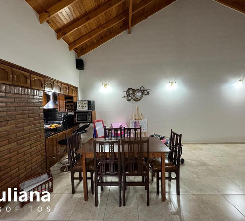 Casa Impontente Seis Ambientes Con Pileta - Quilmes