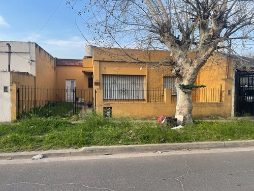 Casa En Venta De 2 Dormitorios C/ Cochera En José C. Paz