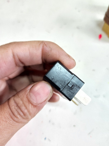 Relay Rele Relevador Nissan Quest 04-09 Acm33201 Cada/uno (Usado)