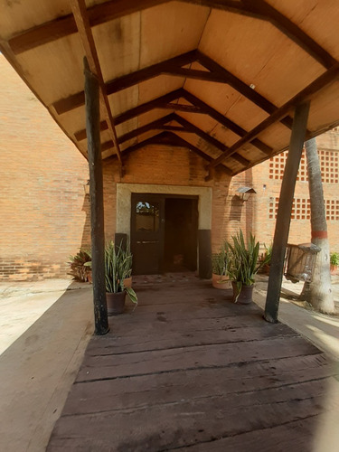 Se Vende Hotel Tucacas & Spa Boca De Aroa, Falcon. Operativo