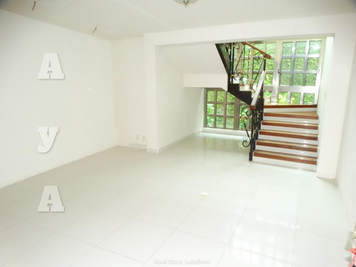 Casa En Venta, Estilo Clásico ,4 Recámaras En Residencial Campestre, Cancún