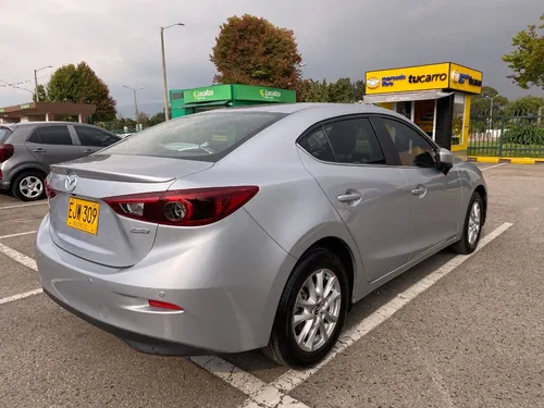 Mazda 3 2.O SPORT TOURING
