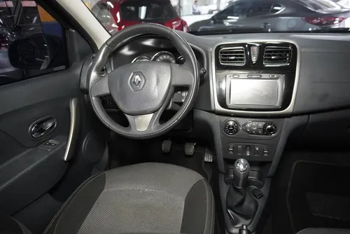 Renault Logan 1.6 Privilege / Intens