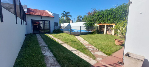 Casa De 4 Amb. A La Venta En El Centro De Cañuelas