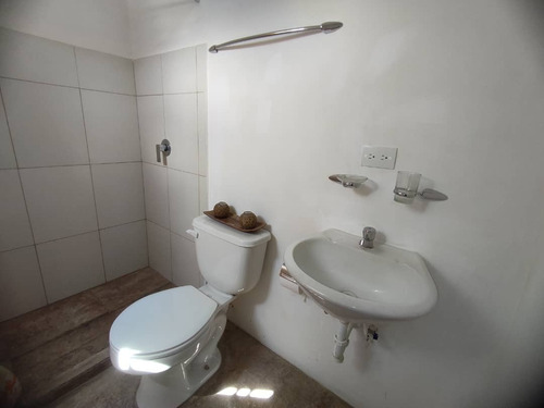 Imagen 8 de 9 de Hermoso Apartamento En Alquiler En El Limon // 04146878567