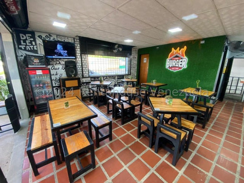 Extraordinario Fondo De Comercio En Venta En Cabudare, Emiliein, Listo Para Trabajar, Equipado, Leon, Cajas Registradoras, Punto De Venta,--24 2 2 2 1 3-- Ambiente Acogedor Con Pantalla Tv.