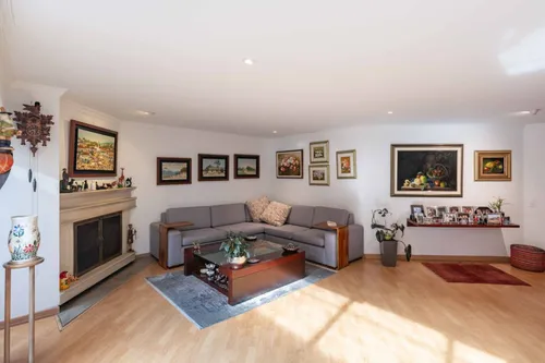 Apartamento En Venta En Chicó Navarra. Cod V22115