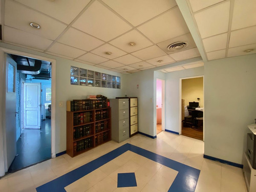 Imagen 7 de 30 de Oficina En Venta En El Centro De San Isidro - S.isi.-vias/libert.