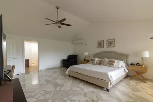 Casa En Arriendo/venta En Cristales. Cod A6433