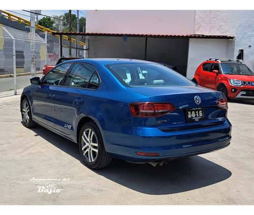 Volkswagen Jetta 2.0 L4 At
