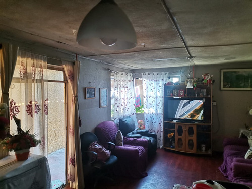 Amplia Casa Con Local Comercial. Excelente Ubicacion.