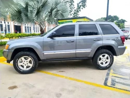 Imagen 2 de 10 de Jeep Grand Cherokee
