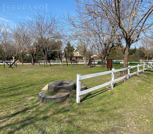 Venta Casa 3 Amb Con Piscina En Barrio Parque Sakura, Exaltacion De La Cruz Limite Con Pilar.
