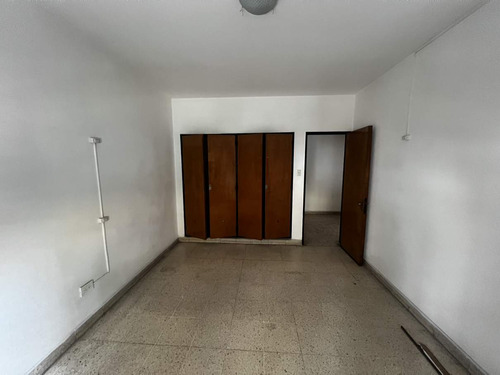 Excelente Casa Comercial - Centro