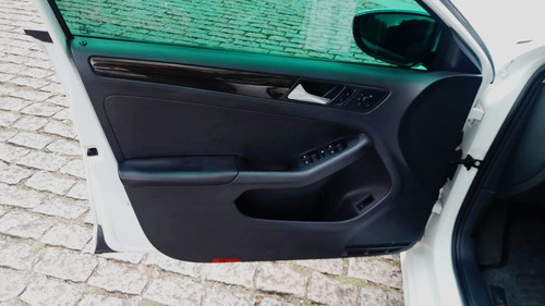 Volkswagen Jetta 2.0 Comfortline Flex Aut 4p