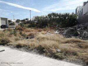 Terreno Residencial Con Amenidades, Cerca Del Parque Jamadi Zibata