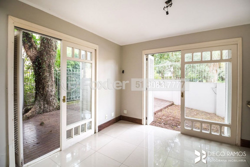Casa Em Condomínio, 3 Dormitórios, 207.56 M², Pedra Redonda - 204479