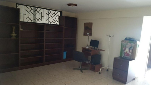 Imagen 8 de 28 de Venta De Casa En Colinas De Los Chaguaramos