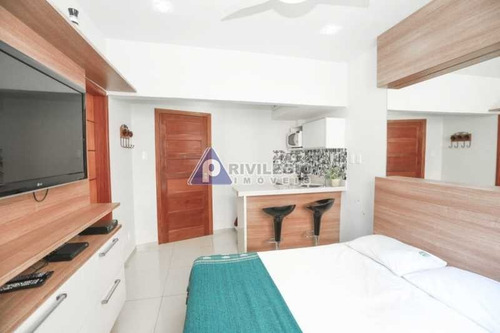 Imagem 2 de 9 de Conjugado Reformado Com Vista Lateral Mar, Copacabana, Posto 5. - 1518