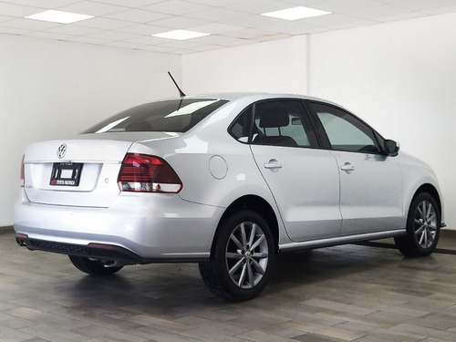Imagen 4 de 15 de Volkswagen Vento Comfortline Plus 2020 Plata