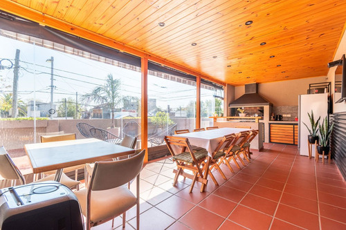 Venta Casa 4 Ambientes Con Terraza Propia, Wilde.