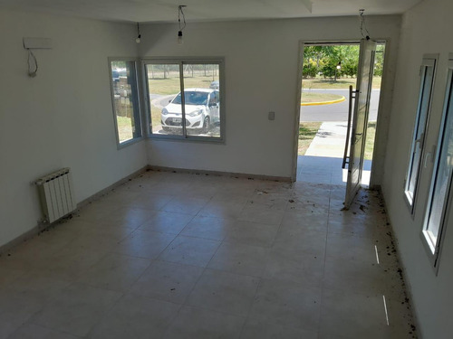 Casa A Estrenar De Cuatro Ambientes Pilar Del Este Barrio San Eduardo