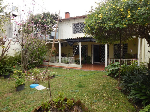 Casa Cuatro Dormitorios - Garage Y Patio Verde