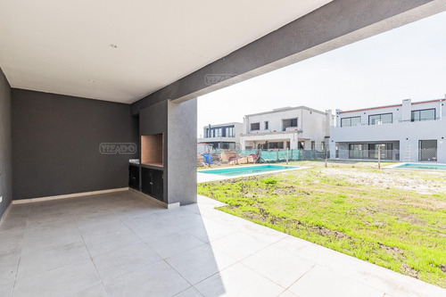 Casa En Venta En Vila Marina Ii, Villanueva, Tigre