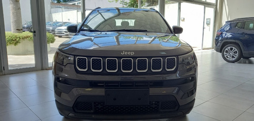 Imagen 3 de 12 de Jeep Compass Sport T270