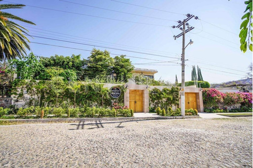 Imagen 1 de 30 de Comercial & Residencia Local En Venta En Chapala, México