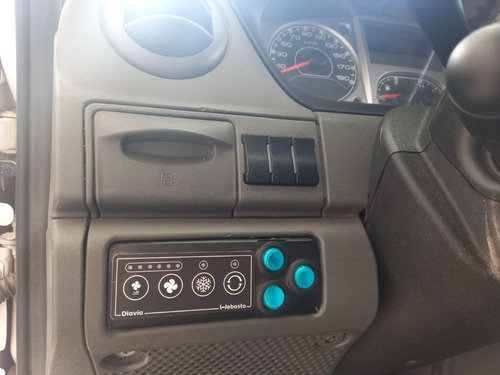 Imagen 5 de 6 de Iveco Daily 50 C17 Bus 19 + 1