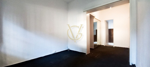 Imagen 1 de 12 de Apartamento De Dos Dormitorios En Cordón Con Patio