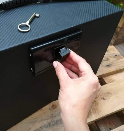 Caja De Seguridad Para Empotrar Con Camuflaje De Enchufe. 