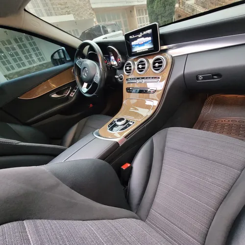 Mercedes-Benz Clase C 2.0 Cgi Exclusive