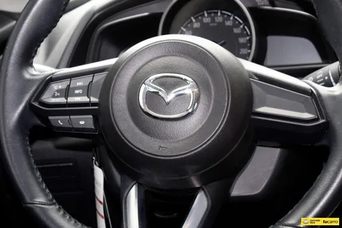 Mazda 2 Touring Sedan 2024