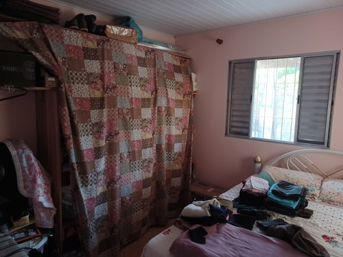 Casa No Interior Com Edícula.