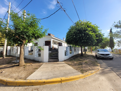 Alquiler Casa En Villa Carlos Paz, Para 4-5 Personas 