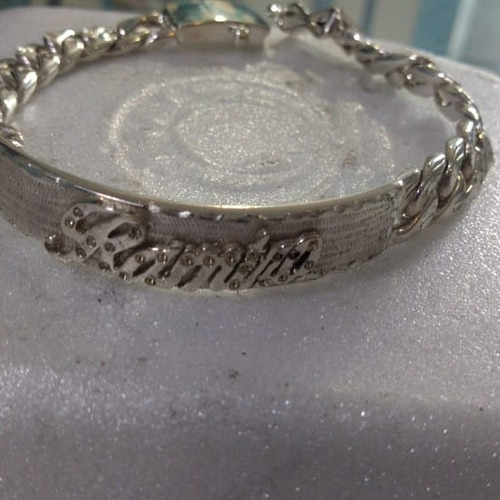 Imagen 4 de 5 de Esclava De Plata Fina Ley 925 Cubana 1cm Letras C/ Zirconias