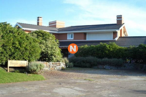 Casa En Venta, Solanas, Punta Ballena, 6 Dormitorios.- Ref: 208487