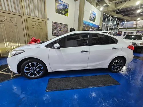 Kia Cerato Pro 1.6 Summa Triptonico Soonruf