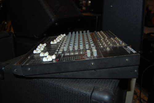 Mesa Mackie 1402-vlz Pro - Usada (Usado)