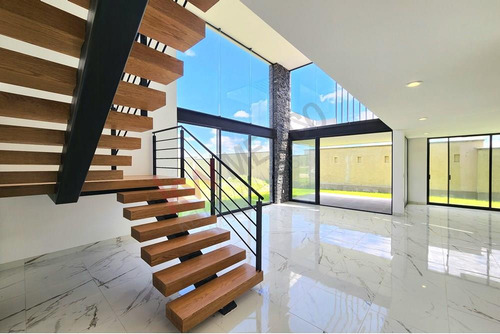 Casa En Venta En Balvanera Con Recamara En Planta Baja Y Estudio