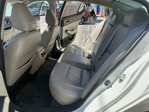 Nissan Altima EXCLUCIVE 2.OT