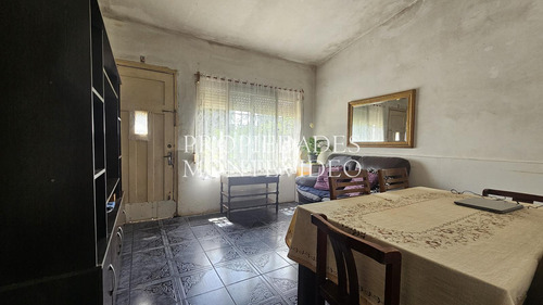 Casa En Venta Con Gran Metraje De Terreno - Carrasco