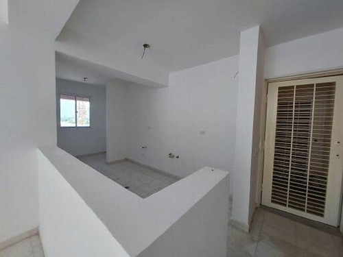 Imagen 13 de 14 de Re/max. Iris Hernandez. Vende Townhouse (88m2). Manantial. Naguanagua. Codigo 127545