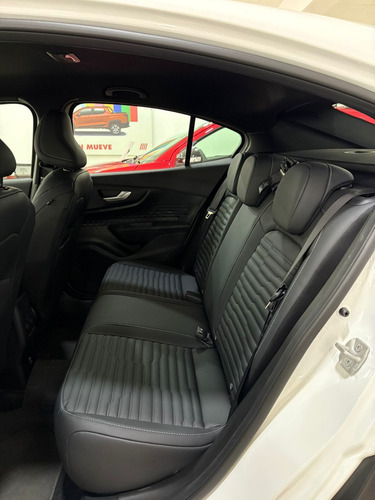 Fiat FASTBACK 1.3 T270 At6