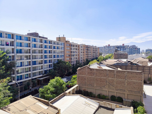 Edificio Av. Almte. Blanco Encalada Vista Poniente Piso 7