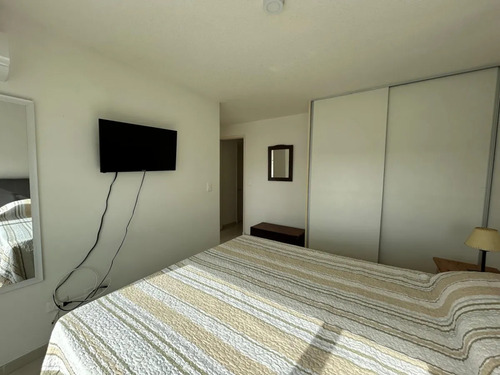 Disponible En Alquiler, Piso Alto, Linda Vista A La Playa Mansa