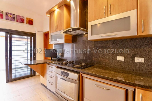 Imagen 27 de 27 de Espectacular Casa Amplia Y Bien Distribuida En Venta Altamira Caracas 23-28229
